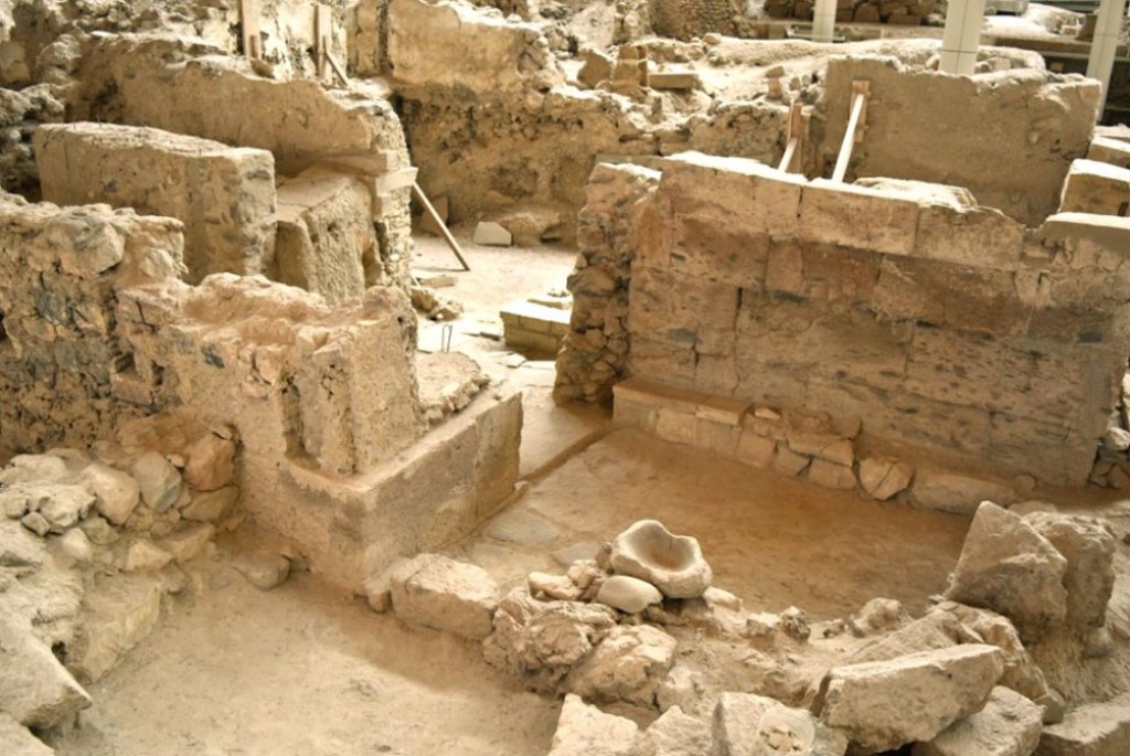 Santorini: A Mecca for History Adventurers