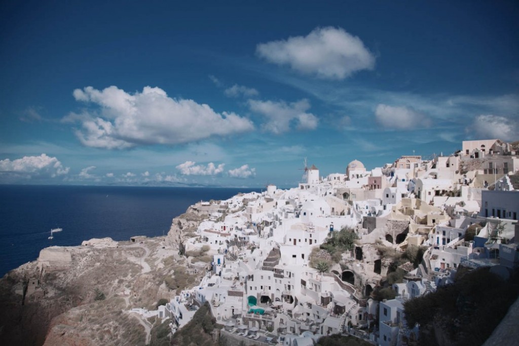 Unwind in Santorini’s Shopping Paradise