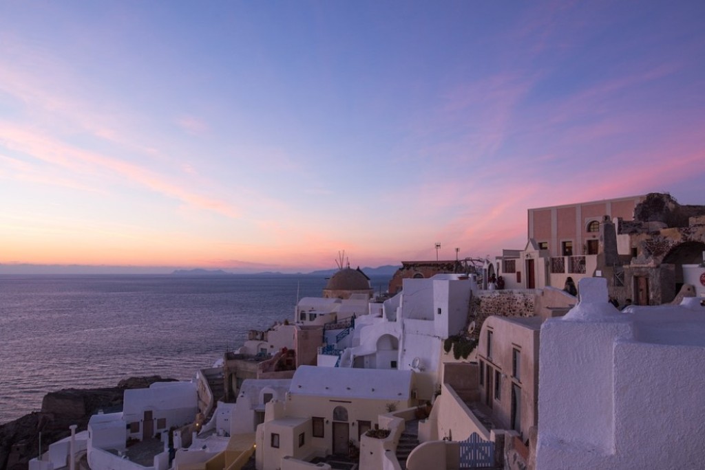 The Iconic Santorini Sunset